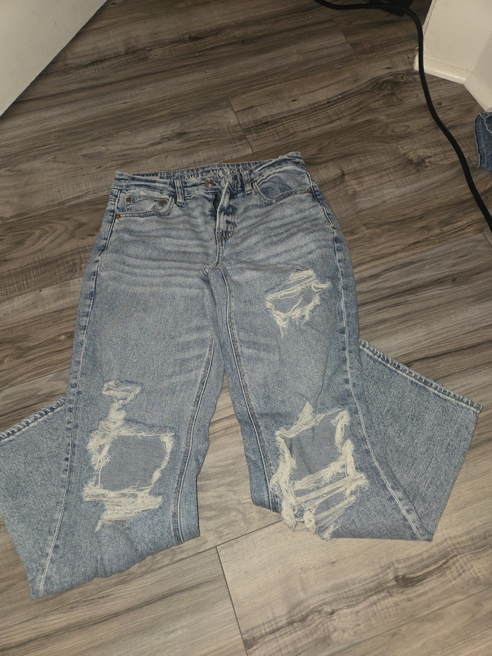 American Eagle Light Blue Ripped Women's Jeans